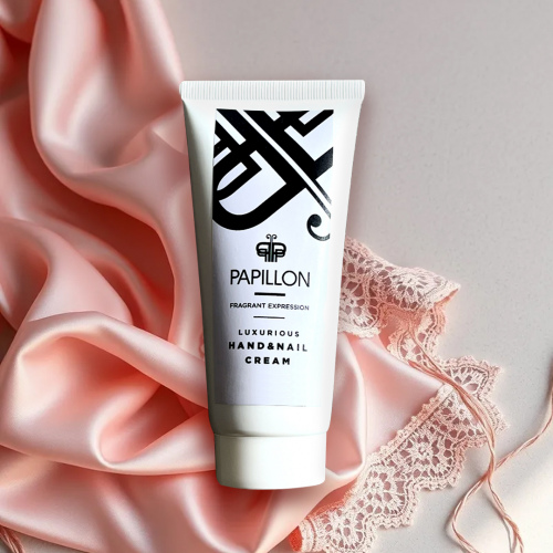Julia Hand & Nail cream Inspired by La Vie Est Belle (Lancôme)